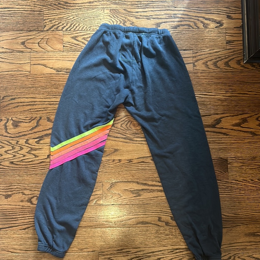 🏄‍♀️AVIATOR NATION 🏄‍♀️ Neon Chevron Charcoal Gray Sweatpants Women’s size XS - Picture 5 of 5